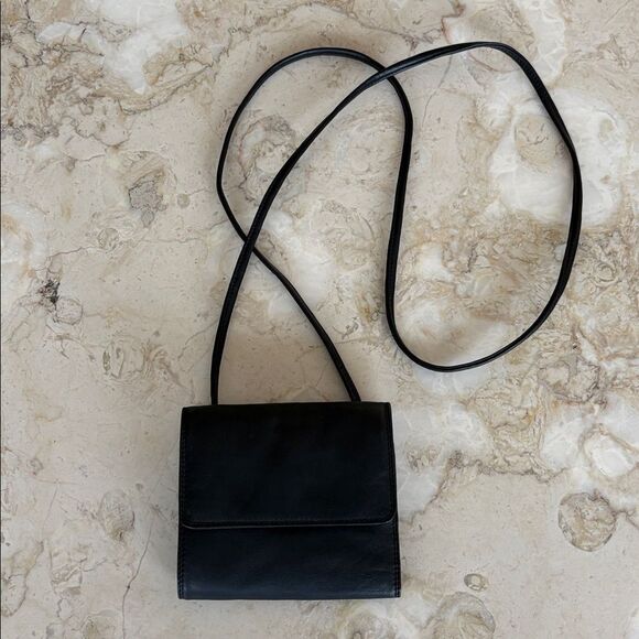 Delane Black Leather Tri-Fold Wallet Crossbody - Picture 4 of 14